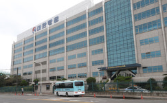 Police raid Korean Air headquarters 