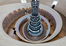 Paik Nam-junes video tower to keep CRT monitors