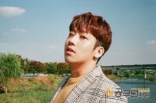 싱어송라이터 오왠  6월 정규 1집으로 컴백, 소속사 디에이치플레이엔터테인먼트에 따르면 오왠은 현재...
