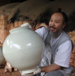 연파 신현철 도예가, 전통 위에 새로움 얹는 특별한 작품, 달항아리