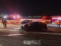 세종시 금강 보행교 도로서 차량 두 대 정면  충돌 …2명 중상·5명 경상