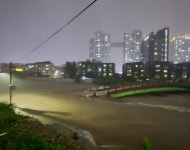 성지종합건설, 폭우 속 철근 절단 작업...50대 노동자 감전사