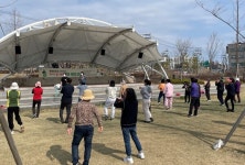 남양주풍양보건소...진접읍 왕숙천에서 하나둘셋 건강체조교실 운영 시작