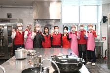 대구 서구의회, 의원봉사단 급식 자원봉사 활동
