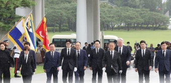 한동훈 당대표 및 신임지도부 현충원 참배...