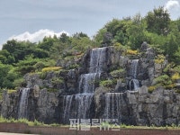 【뉴스레이더】괴산군,  친수 여가공간 명소 괴강폭포 준공