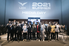 LCK·카카오엔터 파트너십 체결, 게임-엔터테인먼트 시너지 기대