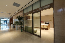 푸른 산에 둘러싸인 강남스타일 시니어타운