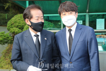 [포토] 대화하는 이준석 대표와 홍준표 대선예비후보