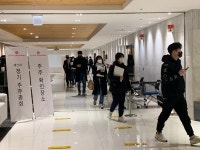 쇄신 철퇴 든 롯데쇼핑...올해 주총은 냉기 거둘까