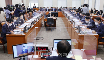[포토] 질의에 답변하는 이상민 행안부 장관