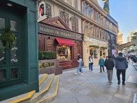 11월 특수 12월까지 잇는다...크리스마스 트리로 연말 분위기 조성