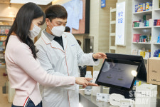 상담은 약사에게, 건기식 구독은 스타트업 모노랩스에게