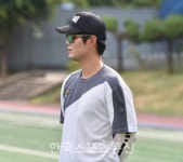 이곳은 학교지 자양투수공장이 아니다 …  강지헌 투수 코치의 혁신