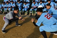KBO 은퇴레전드 재능기부 행렬 … 이만수‧조용준 상인천중학교 방문
