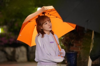 '놀아주는 여자'배우 문지인, 김현진 방문에 설렌 모습 포착!
