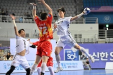 충남도청, 상무 피닉스 꺾으면서 핸드볼 H리그 정규리그 막 내려 ... 김태관 MVP 선정