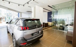 [산업워치] 이종·동종 3색3사 연말 마케팅…내년 준비