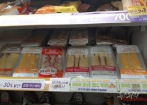 삼각김밥 비켜…편의점 효자상품 된 샌드위치