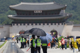 [날씨워치] 금요일, 서울 경기 '폭염 경보'...낮 최고 34도