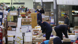 하루도 쉬지 않고 일만 했다...물류센터 직원들, 장시간 노동하고도 수당 못받아