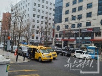 [포토NW] 함박눈 내리는 여의도 풍경