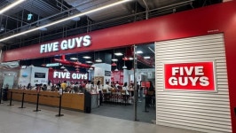 [르포] 백화점의 변신은 무죄! 사람들이 더현대에 모이는 이유?