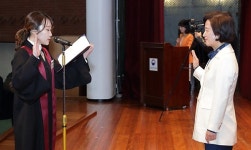 어퓨굿맨의 데미무어가 검사의 로망