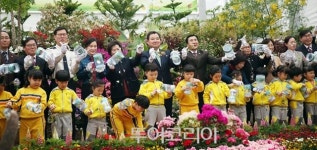 [포토] 나비와 함께 봄 날아오르다!