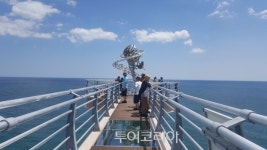 화창한 날씨 관광객 붐비는 울진 등기산스카이워크
