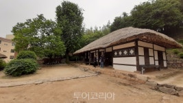 [강진 여행] 담백한 모습에 진한 옛정 느껴지는 영랑 생가