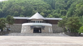 [영월] 깔끔히 벌초 마친 방랑시인 김삿갓 묘소