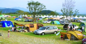 찬란한 여름, 초록 자연 속에서 캠핑!