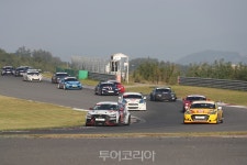 올 겨울 국제자동차경주장을 짜릿하게 질주해볼까! 