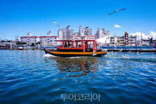 설 연휴에도 포항운하 유람선 정상 운항