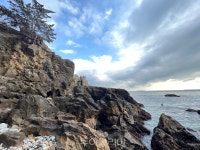 한섬 감성바닷길 준공..숲·해변·해안절벽 따라 걷는 2.2km 해안산책로 개방