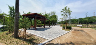 고양시 벽제천 가로숲길에 고양동 쌈지공원 생겼다