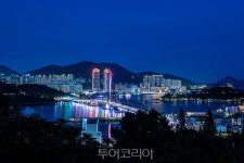여수 선소대교, 11일 밤 준공식…낭만 밤바다 불 밝힌다