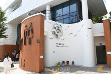 수원시, 아름다운화장실 27번이나 수상..해우재 공중화장실 은상 수상
