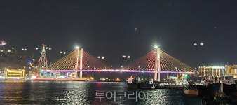 여수밤바다 명소 돌산·거북선대교 야간 조명색, 관광객‧주민의견 반영해 변경 예정