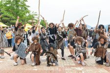 공주 석장리구석기 축제 궂은 날씨에도 즐거움 가득…내년에 댜시 만나요