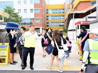 파주시, 안전한 등굣길 위한 교통안전 캠페인 진행