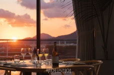 여름엔 태양 피해 쿨한 호캉스로 무더위 탈출!