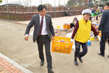 강화군 여성단체협의회, 취약계층 겨울나기 순무김치 전달