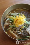 진주 냉면, 전통을 잇는 깊은 맛의 비밀은 무엇인가?