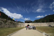 문경새재 도립공원, 전동차로 즐기는 편안한 탐방 코스는?