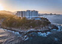 롯데리조트 속초 워터파크, 동해 보며 즐기는 럭셔리 물놀이!