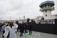 장흥군, 옛 장흥교도소서 두루두루 찾아가는 대중음악 콘서트 성료