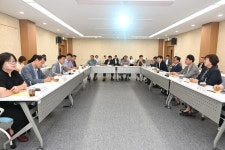 의정부시, 송산권역 현장 티타임 개최…기업지원센터서 시민과 소통