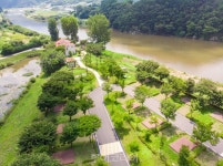 금산 인삼골오토캠핑장. 여름철 캠핑객에게 인기